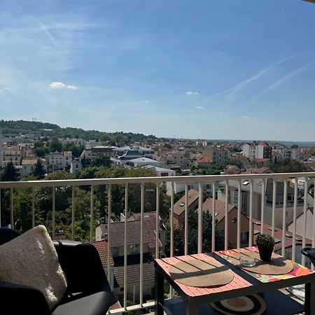 Appartement Proche De La Defense Puteaux Luaran gambar